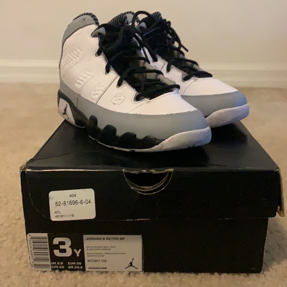 Jordan 9 Retro - size 3 youth - Picture 2 of 4
